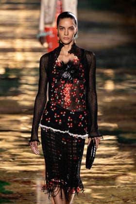 PFW Chanel - Runway LZ Models walk the runway during the Chanel Womenswear Spring Summer 2027 show as part of Paris Fashion Week on October 05, 2026 at Rolland Garros in Paris, France. Photo by Laurent Zabulon ABACAPRESS.COM  Copyright: xZabulonxLaurent ABACAx