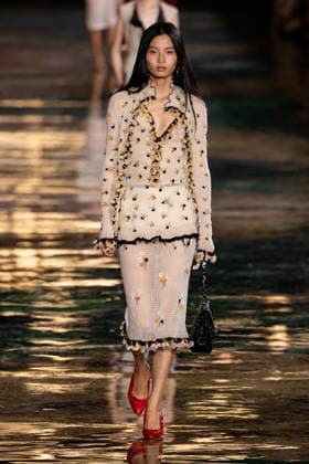 PFW Chanel - Runway LZ Models walk the runway during the Chanel Womenswear Spring Summer 2027 show as part of Paris Fashion Week on October 05, 2026 at Rolland Garros in Paris, France. Photo by Laurent Zabulon ABACAPRESS.COM  Copyright: xZabulonxLaurent ABACAx