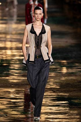 PFW Chanel - Runway LZ Models walk the runway during the Chanel Womenswear Spring Summer 2027 show as part of Paris Fashion Week on October 05, 2026 at Rolland Garros in Paris, France. Photo by Laurent Zabulon ABACAPRESS.COM  Copyright: xZabulonxLaurent ABACAx