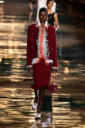 PFW Chanel - Runway LZ Models walk the runway during the Chanel Womenswear Spring Summer 2027 show as part of Paris Fashion Week on October 05, 2026 at Rolland Garros in Paris, France. Photo by Laurent Zabulon ABACAPRESS.COM  Copyright: xZabulonxLaurent ABACAx