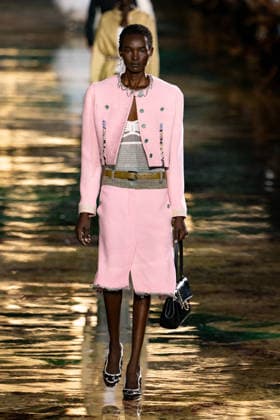 PFW Chanel - Runway LZ Models walk the runway during the Chanel Womenswear Spring Summer 2027 show as part of Paris Fashion Week on October 05, 2026 at Rolland Garros in Paris, France. Photo by Laurent Zabulon ABACAPRESS.COM  Copyright: xZabulonxLaurent ABACAx