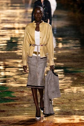PFW Chanel - Runway LZ Models walk the runway during the Chanel Womenswear Spring Summer 2027 show as part of Paris Fashion Week on October 05, 2026 at Rolland Garros in Paris, France. Photo by Laurent Zabulon ABACAPRESS.COM  Copyright: xZabulonxLaurent ABACAx