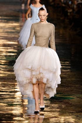 PFW Chanel - Runway LZ Models walk the runway during the Chanel Womenswear Spring Summer 2027 show as part of Paris Fashion Week on October 05, 2026 at Rolland Garros in Paris, France. Photo by Laurent Zabulon ABACAPRESS.COM  Copyright: xZabulonxLaurent ABACAx