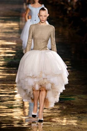 PFW Chanel - Runway LZ Models walk the runway during the Chanel Womenswear Spring Summer 2027 show as part of Paris Fashion Week on October 05, 2026 at Rolland Garros in Paris, France. Photo by Laurent Zabulon ABACAPRESS.COM  Copyright: xZabulonxLaurent ABACAx
