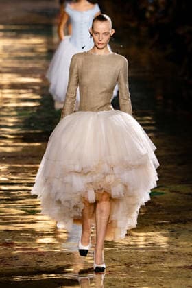PFW Chanel - Runway LZ Models walk the runway during the Chanel Womenswear Spring Summer 2027 show as part of Paris Fashion Week on October 05, 2026 at Rolland Garros in Paris, France. Photo by Laurent Zabulon ABACAPRESS.COM  Copyright: xZabulonxLaurent ABACAx