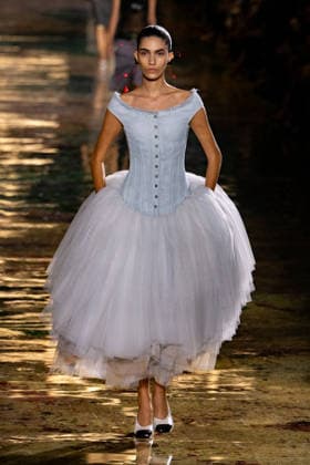 PFW Chanel - Runway LZ Models walk the runway during the Chanel Womenswear Spring Summer 2027 show as part of Paris Fashion Week on October 05, 2026 at Rolland Garros in Paris, France. Photo by Laurent Zabulon ABACAPRESS.COM  Copyright: xZabulonxLaurent ABACAx