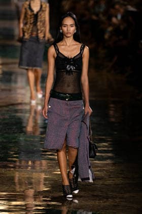 PFW Chanel - Runway LZ Models walk the runway during the Chanel Womenswear Spring Summer 2027 show as part of Paris Fashion Week on October 05, 2026 at Rolland Garros in Paris, France. Photo by Laurent Zabulon ABACAPRESS.COM  Copyright: xZabulonxLaurent ABACAx