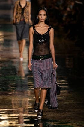 PFW Chanel - Runway LZ Models walk the runway during the Chanel Womenswear Spring Summer 2027 show as part of Paris Fashion Week on October 05, 2026 at Rolland Garros in Paris, France. Photo by Laurent Zabulon ABACAPRESS.COM  Copyright: xZabulonxLaurent ABACAx