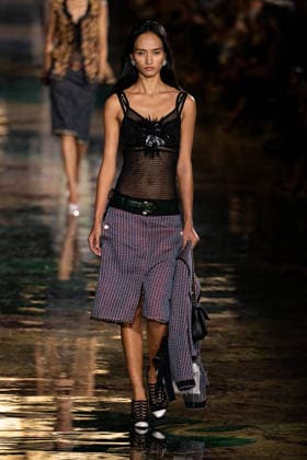 PFW Chanel - Runway LZ Models walk the runway during the Chanel Womenswear Spring Summer 2027 show as part of Paris Fashion Week on October 05, 2026 at Rolland Garros in Paris, France. Photo by Laurent Zabulon ABACAPRESS.COM  Copyright: xZabulonxLaurent ABACAx