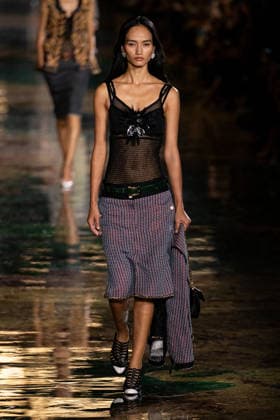 PFW Chanel - Runway LZ Models walk the runway during the Chanel Womenswear Spring Summer 2027 show as part of Paris Fashion Week on October 05, 2026 at Rolland Garros in Paris, France. Photo by Laurent Zabulon ABACAPRESS.COM  Copyright: xZabulonxLaurent ABACAx