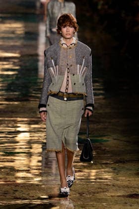 PFW Chanel - Runway LZ Models walk the runway during the Chanel Womenswear Spring Summer 2027 show as part of Paris Fashion Week on October 05, 2026 at Rolland Garros in Paris, France. Photo by Laurent Zabulon ABACAPRESS.COM  Copyright: xZabulonxLaurent ABACAx