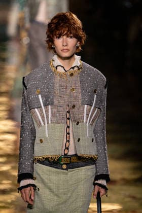 PFW Chanel - Runway LZ Models walk the runway during the Chanel Womenswear Spring Summer 2027 show as part of Paris Fashion Week on October 05, 2026 at Rolland Garros in Paris, France. Photo by Laurent Zabulon ABACAPRESS.COM  Copyright: xZabulonxLaurent ABACAx