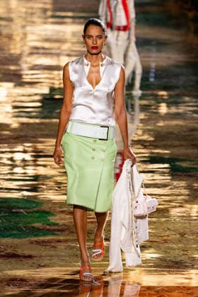 PFW Chanel - Runway LZ Models walk the runway during the Chanel Womenswear Spring Summer 2027 show as part of Paris Fashion Week on October 05, 2026 at Rolland Garros in Paris, France. Photo by Laurent Zabulon ABACAPRESS.COM  Copyright: xZabulonxLaurent ABACAx
