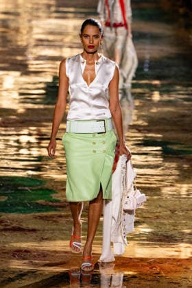PFW Chanel - Runway LZ Models walk the runway during the Chanel Womenswear Spring Summer 2027 show as part of Paris Fashion Week on October 05, 2026 at Rolland Garros in Paris, France. Photo by Laurent Zabulon ABACAPRESS.COM  Copyright: xZabulonxLaurent ABACAx