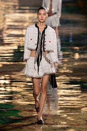 PFW Chanel - Runway LZ Models walk the runway during the Chanel Womenswear Spring Summer 2027 show as part of Paris Fashion Week on October 05, 2026 at Rolland Garros in Paris, France. Photo by Laurent Zabulon ABACAPRESS.COM  Copyright: xZabulonxLaurent ABACAx