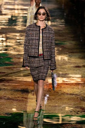 PFW Chanel - Runway LZ Models walk the runway during the Chanel Womenswear Spring Summer 2027 show as part of Paris Fashion Week on October 05, 2026 at Rolland Garros in Paris, France. Photo by Laurent Zabulon ABACAPRESS.COM  Copyright: xZabulonxLaurent ABACAx