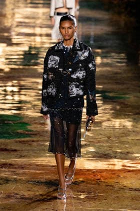 PFW Chanel - Runway LZ Models walk the runway during the Chanel Womenswear Spring Summer 2027 show as part of Paris Fashion Week on October 05, 2026 at Rolland Garros in Paris, France. Photo by Laurent Zabulon ABACAPRESS.COM  Copyright: xZabulonxLaurent ABACAx
