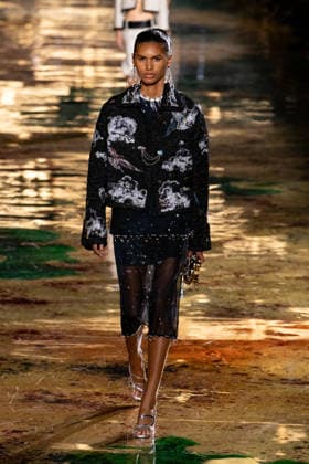 PFW Chanel - Runway LZ Models walk the runway during the Chanel Womenswear Spring Summer 2027 show as part of Paris Fashion Week on October 05, 2026 at Rolland Garros in Paris, France. Photo by Laurent Zabulon ABACAPRESS.COM  Copyright: xZabulonxLaurent ABACAx