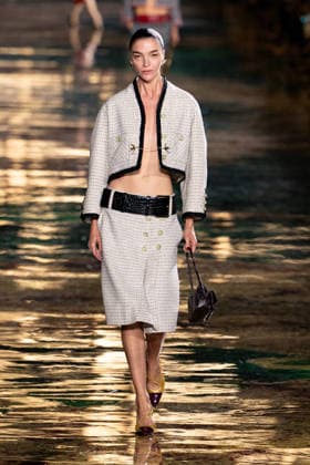 PFW Chanel - Runway LZ Models walk the runway during the Chanel Womenswear Spring Summer 2027 show as part of Paris Fashion Week on October 05, 2026 at Rolland Garros in Paris, France. Photo by Laurent Zabulon ABACAPRESS.COM  Copyright: xZabulonxLaurent ABACAx