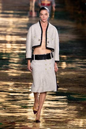 PFW Chanel - Runway LZ Models walk the runway during the Chanel Womenswear Spring Summer 2027 show as part of Paris Fashion Week on October 05, 2026 at Rolland Garros in Paris, France. Photo by Laurent Zabulon ABACAPRESS.COM  Copyright: xZabulonxLaurent ABACAx