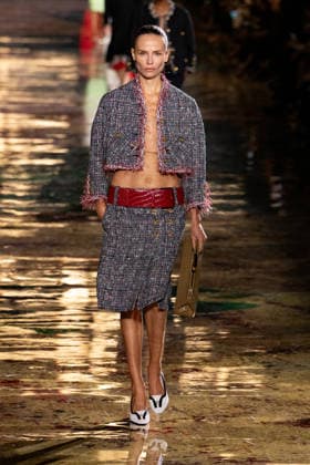 PFW Chanel - Runway LZ Models walk the runway during the Chanel Womenswear Spring Summer 2027 show as part of Paris Fashion Week on October 05, 2026 at Rolland Garros in Paris, France. Photo by Laurent Zabulon ABACAPRESS.COM  Copyright: xZabulonxLaurent ABACAx