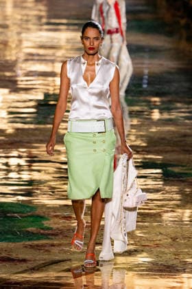PFW Chanel - Runway LZ Models walk the runway during the Chanel Womenswear Spring Summer 2027 show as part of Paris Fashion Week on October 05, 2026 at Rolland Garros in Paris, France. Photo by Laurent Zabulon ABACAPRESS.COM  Copyright: xZabulonxLaurent ABACAx