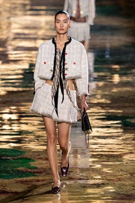 PFW Chanel - Runway LZ Models walk the runway during the Chanel Womenswear Spring Summer 2027 show as part of Paris Fashion Week on October 05, 2026 at Rolland Garros in Paris, France. Photo by Laurent Zabulon ABACAPRESS.COM  Copyright: xZabulonxLaurent ABACAx