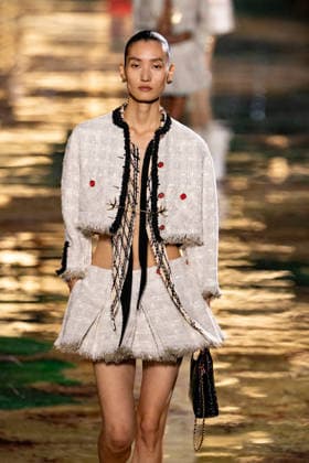 PFW Chanel - Runway LZ Models walk the runway during the Chanel Womenswear Spring Summer 2027 show as part of Paris Fashion Week on October 05, 2026 at Rolland Garros in Paris, France. Photo by Laurent Zabulon ABACAPRESS.COM  Copyright: xZabulonxLaurent ABACAx
