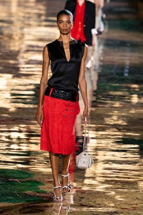 PFW Chanel - Runway LZ Models walk the runway during the Chanel Womenswear Spring Summer 2027 show as part of Paris Fashion Week on October 05, 2026 at Rolland Garros in Paris, France. Photo by Laurent Zabulon ABACAPRESS.COM  Copyright: xZabulonxLaurent ABACAx