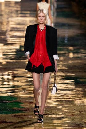 PFW Chanel - Runway LZ Models walk the runway during the Chanel Womenswear Spring Summer 2027 show as part of Paris Fashion Week on October 05, 2026 at Rolland Garros in Paris, France. Photo by Laurent Zabulon ABACAPRESS.COM  Copyright: xZabulonxLaurent ABACAx