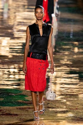 PFW Chanel - Runway LZ Models walk the runway during the Chanel Womenswear Spring Summer 2027 show as part of Paris Fashion Week on October 05, 2026 at Rolland Garros in Paris, France. Photo by Laurent Zabulon ABACAPRESS.COM  Copyright: xZabulonxLaurent ABACAx