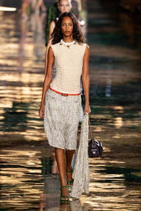 PFW Chanel - Runway LZ Models walk the runway during the Chanel Womenswear Spring Summer 2027 show as part of Paris Fashion Week on October 05, 2026 at Rolland Garros in Paris, France. Photo by Laurent Zabulon ABACAPRESS.COM  Copyright: xZabulonxLaurent ABACAx