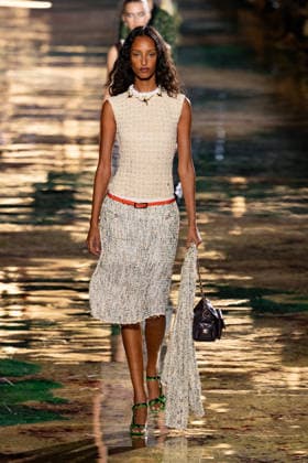 PFW Chanel - Runway LZ Models walk the runway during the Chanel Womenswear Spring Summer 2027 show as part of Paris Fashion Week on October 05, 2026 at Rolland Garros in Paris, France. Photo by Laurent Zabulon ABACAPRESS.COM  Copyright: xZabulonxLaurent ABACAx