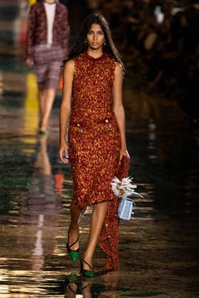 PFW Chanel - Runway LZ Models walk the runway during the Chanel Womenswear Spring Summer 2027 show as part of Paris Fashion Week on October 05, 2026 at Rolland Garros in Paris, France. Photo by Laurent Zabulon ABACAPRESS.COM  Copyright: xZabulonxLaurent ABACAx