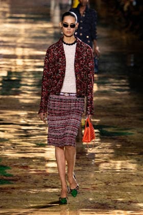 PFW Chanel - Runway LZ Models walk the runway during the Chanel Womenswear Spring Summer 2027 show as part of Paris Fashion Week on October 05, 2026 at Rolland Garros in Paris, France. Photo by Laurent Zabulon ABACAPRESS.COM  Copyright: xZabulonxLaurent ABACAx