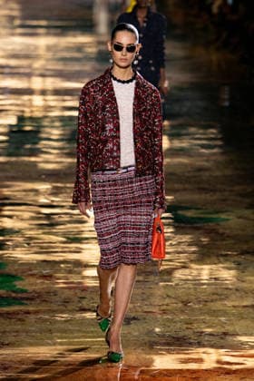 PFW Chanel - Runway LZ Models walk the runway during the Chanel Womenswear Spring Summer 2027 show as part of Paris Fashion Week on October 05, 2026 at Rolland Garros in Paris, France. Photo by Laurent Zabulon ABACAPRESS.COM  Copyright: xZabulonxLaurent ABACAx