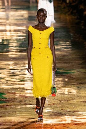 PFW Chanel - Runway LZ Models walk the runway during the Chanel Womenswear Spring Summer 2027 show as part of Paris Fashion Week on October 05, 2026 at Rolland Garros in Paris, France. Photo by Laurent Zabulon ABACAPRESS.COM  Copyright: xZabulonxLaurent ABACAx