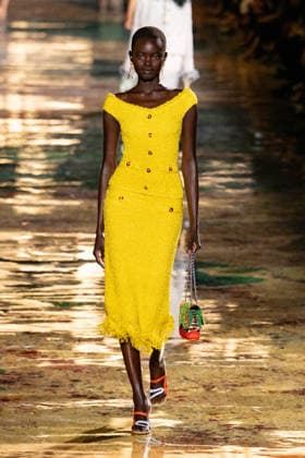 PFW Chanel - Runway LZ Models walk the runway during the Chanel Womenswear Spring Summer 2027 show as part of Paris Fashion Week on October 05, 2026 at Rolland Garros in Paris, France. Photo by Laurent Zabulon ABACAPRESS.COM  Copyright: xZabulonxLaurent ABACAx