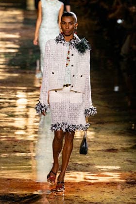 PFW Chanel - Runway LZ Models walk the runway during the Chanel Womenswear Spring Summer 2027 show as part of Paris Fashion Week on October 05, 2026 at Rolland Garros in Paris, France. Photo by Laurent Zabulon ABACAPRESS.COM  Copyright: xZabulonxLaurent ABACAx