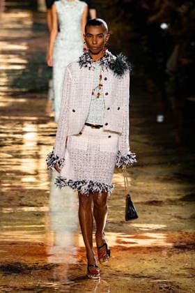 PFW Chanel - Runway LZ Models walk the runway during the Chanel Womenswear Spring Summer 2027 show as part of Paris Fashion Week on October 05, 2026 at Rolland Garros in Paris, France. Photo by Laurent Zabulon ABACAPRESS.COM  Copyright: xZabulonxLaurent ABACAx