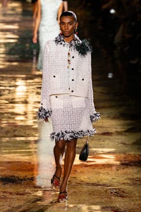 PFW Chanel - Runway LZ Models walk the runway during the Chanel Womenswear Spring Summer 2027 show as part of Paris Fashion Week on October 05, 2026 at Rolland Garros in Paris, France. Photo by Laurent Zabulon ABACAPRESS.COM  Copyright: xZabulonxLaurent ABACAx