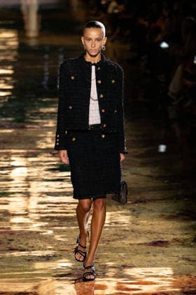 PFW Chanel - Runway LZ Models walk the runway during the Chanel Womenswear Spring Summer 2027 show as part of Paris Fashion Week on October 05, 2026 at Rolland Garros in Paris, France. Photo by Laurent Zabulon ABACAPRESS.COM  Copyright: xZabulonxLaurent ABACAx