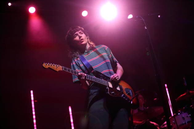 Courtney Barnett bei einem Konzert im Huxleys Neue Welt in Berlin, 5. Oktober 2026. Courtney Barnett Konzert Berlin