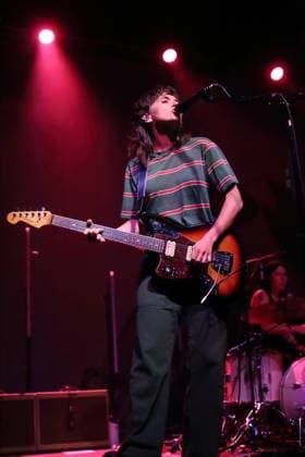 Courtney Barnett bei einem Konzert im Huxleys Neue Welt in Berlin, 5. Oktober 2026. Courtney Barnett Konzert Berlin
