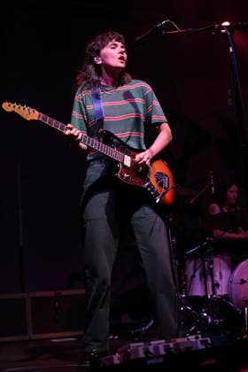 Courtney Barnett bei einem Konzert im Huxleys Neue Welt in Berlin, 5. Oktober 2026. Courtney Barnett Konzert Berlin