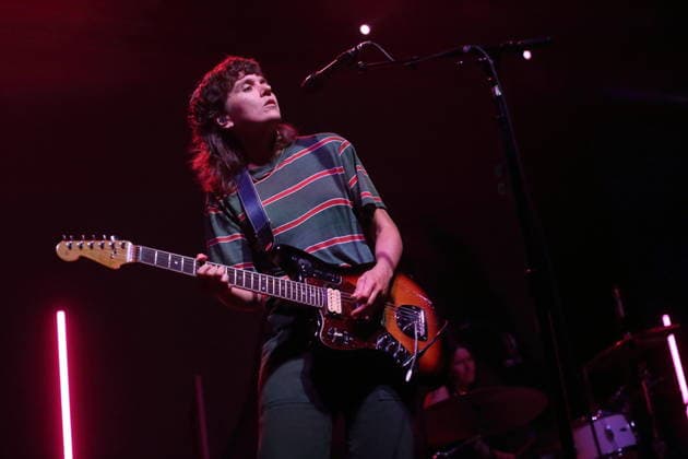 Courtney Barnett bei einem Konzert im Huxleys Neue Welt in Berlin, 5. Oktober 2026. Courtney Barnett Konzert Berlin