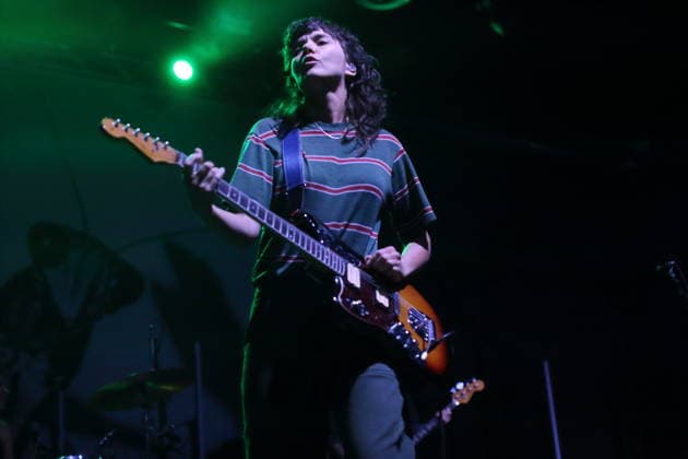 Courtney Barnett bei einem Konzert im Huxleys Neue Welt in Berlin, 5. Oktober 2026. Courtney Barnett Konzert Berlin