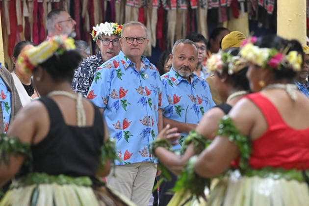 ANTHONY ALBANESE PRECOP MEETING, Australia™s Prime Minister Anthony Albanese during a traditional welcome ceremony during the Pre-Cop31 meeting in Tuvalu, Tuesday, October 6, 2026. (( NO ARCHIVING Funafuti Tuvalu  Copyright: xMICKxTSIKASx 20261006156254832431