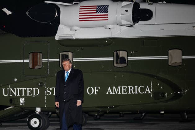 October 5, 2026, Washington, Dc, United States: President DONALD TRUMP walks across the South Lawn after arriving back at the White House aboard Marine One following a trip to Grand Island, Nebraska, where he attended a midterm campaign rally. Washington United States  - ZUMAk206 20261005_znp_k206_026 Copyright: xMattxKaminskyx