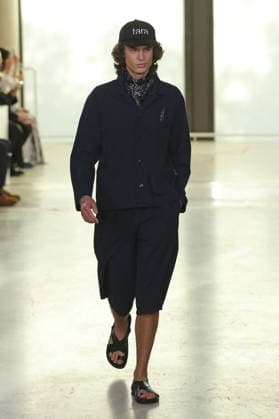 PFW - Agnes B Runway A model walks the runway during the Agnes B Womenswear Spring Summer 2027 show as part of the Paris Fashion Week on October 5, 2026 in Paris, France. Photo by Alain-Gil Gonzalez ABACAPRESS.COM Paris France  Copyright: xGonzalezxAlain-Gil ABACAx